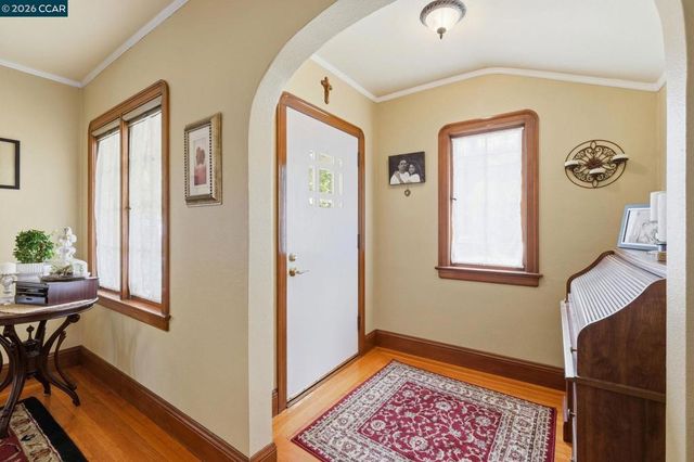1225 Ulfinian Way, Martinez, CA 94553