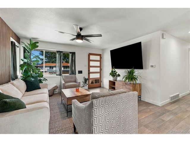 2076 S Yates St, Denver, CO 80219