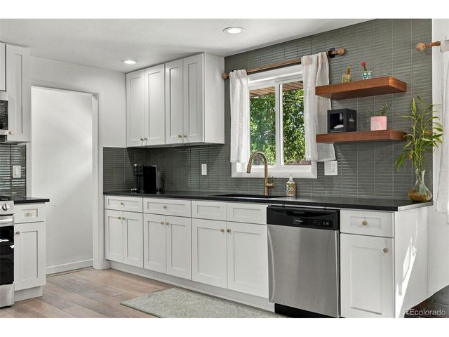 2076 S Yates St, Denver, CO 80219