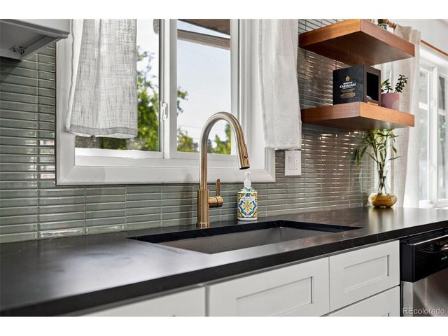 2076 S Yates St, Denver, CO 80219