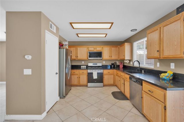 13917 Clydesdale Run, Victorville, CA 92394