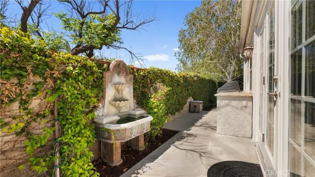 25950 Coloretti Court, Valencia, CA 91355