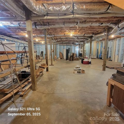 31 Reeds Creek Road, Fairview, NC 28730