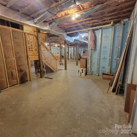 31 Reeds Creek Road, Fairview, NC 28730