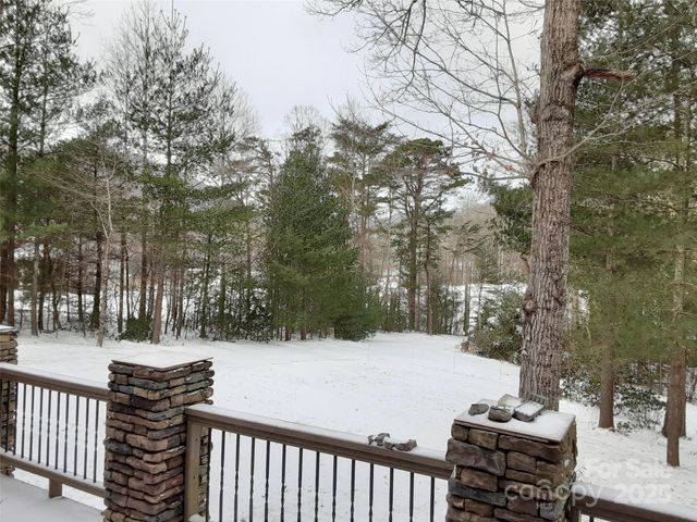 31 Reeds Creek Road, Fairview, NC 28730