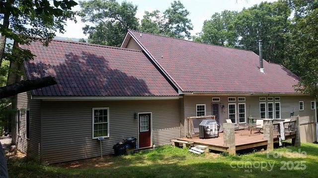 31 Reeds Creek Road, Fairview, NC 28730