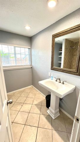 7518 Gracia Street, Houston, TX 77037