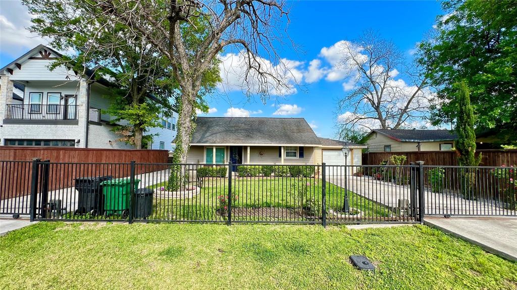 7518 Gracia Street, Houston, TX 77037