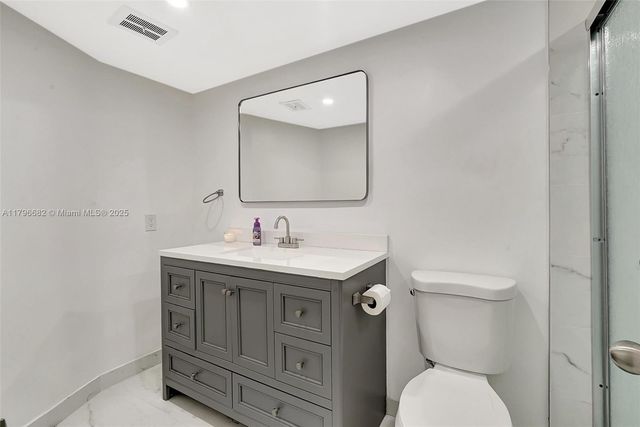 1301 NE 191st St F417, Miami, FL 33179