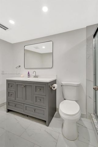 1301 NE 191st St F417, Miami, FL 33179