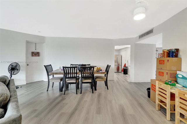 1301 NE 191st St F417, Miami, FL 33179