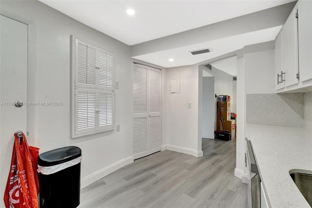 1301 NE 191st St F417, Miami, FL 33179