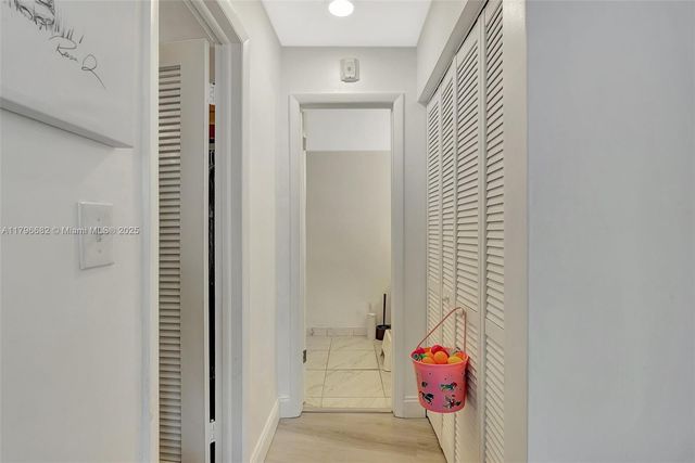 1301 NE 191st St F417, Miami, FL 33179