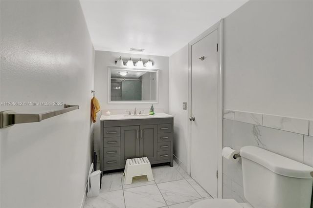 1301 NE 191st St F417, Miami, FL 33179