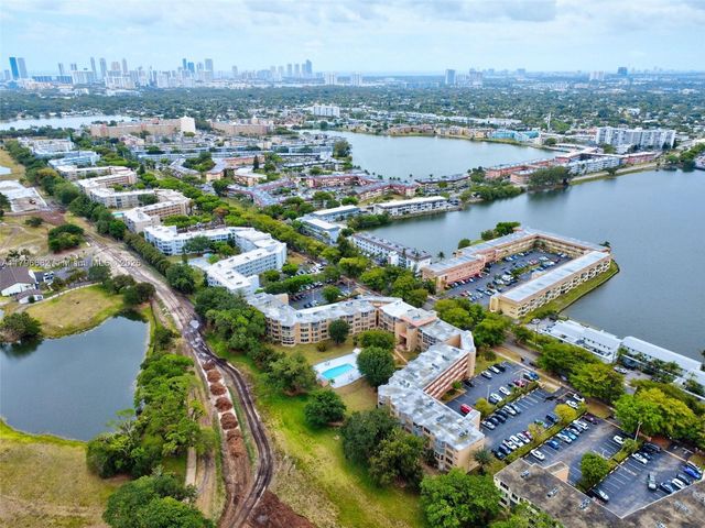 1301 NE 191st St F417, Miami, FL 33179