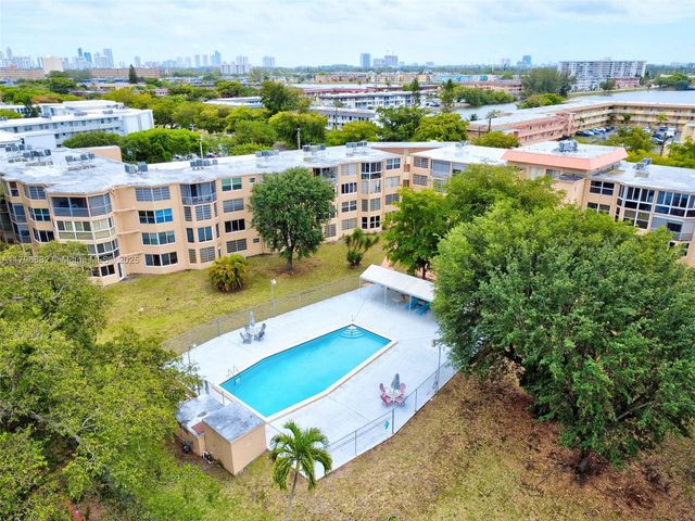 1301 NE 191st St F417, Miami, FL 33179