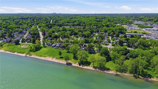 179 Lake Front, Irondequoit, NY 14617