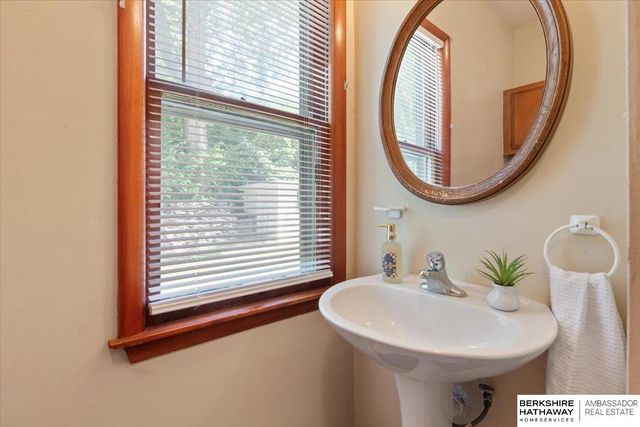 330 Fuller Avenue, Council Bluffs, IA 51503