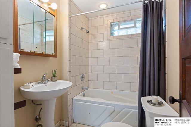 330 Fuller Avenue, Council Bluffs, IA 51503