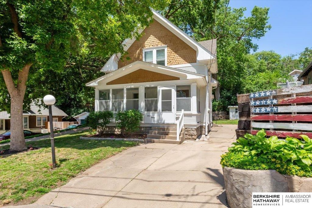 330 Fuller Avenue, Council Bluffs, IA 51503