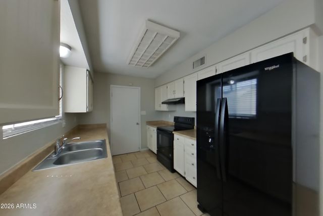 646 W ENID Avenue, Mesa, AZ 85210