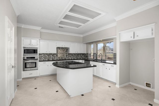 7915 Capri Circle, Houston, TX 77095