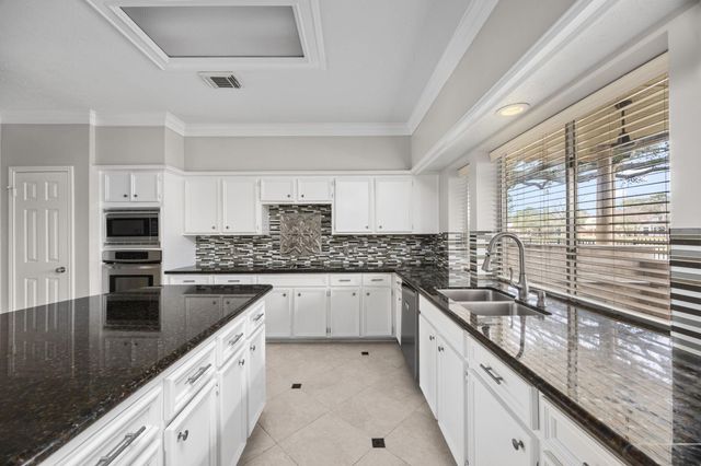 7915 Capri Circle, Houston, TX 77095