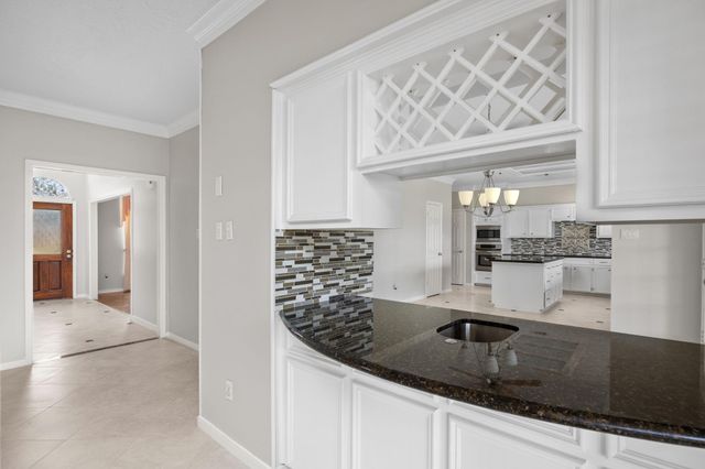 7915 Capri Circle, Houston, TX 77095