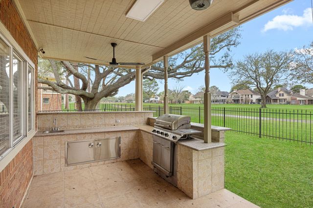 7915 Capri Circle, Houston, TX 77095