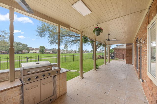 7915 Capri Circle, Houston, TX 77095