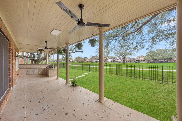 7915 Capri Circle, Houston, TX 77095