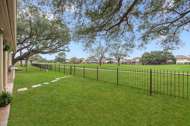 7915 Capri Circle, Houston, TX 77095