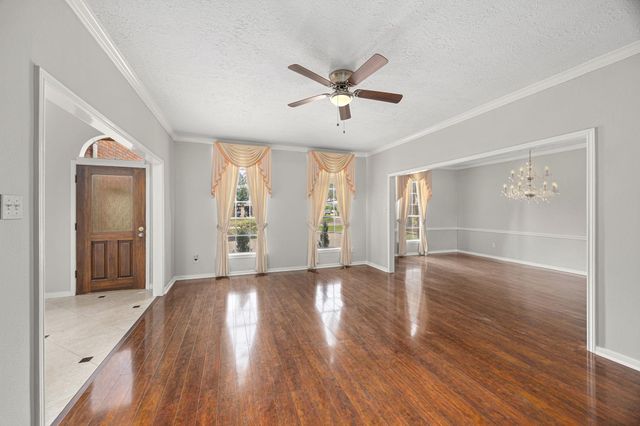 7915 Capri Circle, Houston, TX 77095