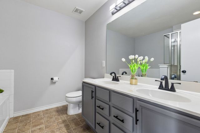 620 Sotogrande Street, Grand Prairie, TX 75051