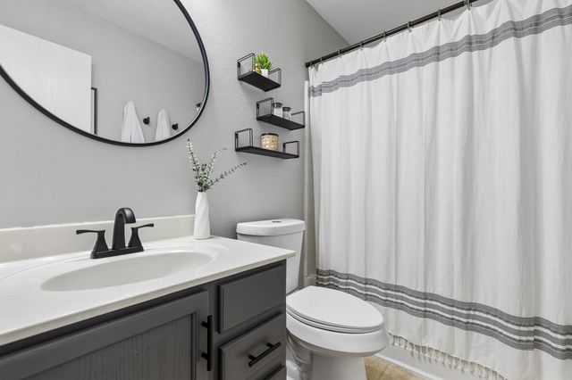 620 Sotogrande Street, Grand Prairie, TX 75051