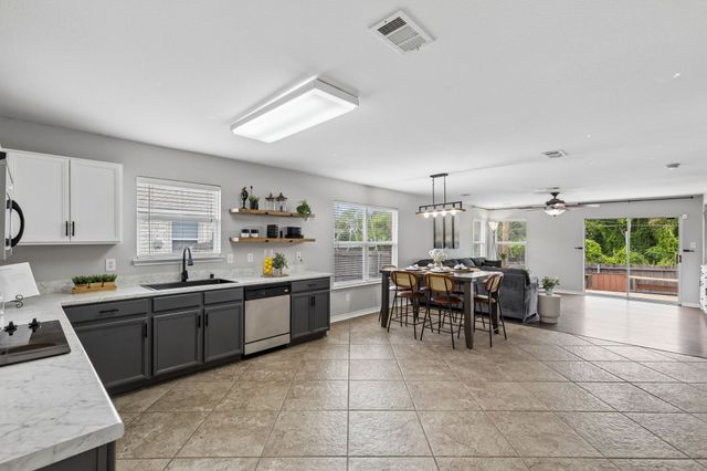 620 Sotogrande Street, Grand Prairie, TX 75051