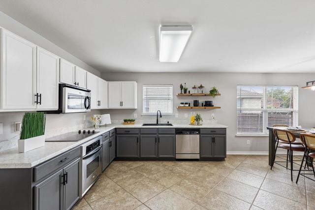 620 Sotogrande Street, Grand Prairie, TX 75051