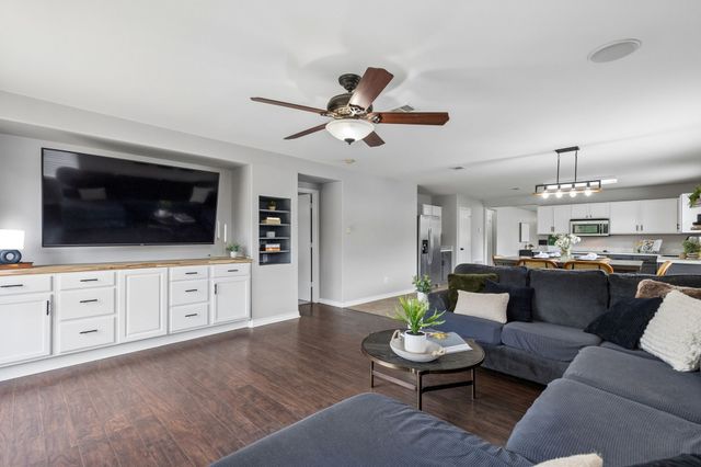 620 Sotogrande Street, Grand Prairie, TX 75051