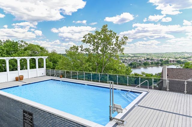 2200 Victory Parkway, Cincinnati, OH 45206