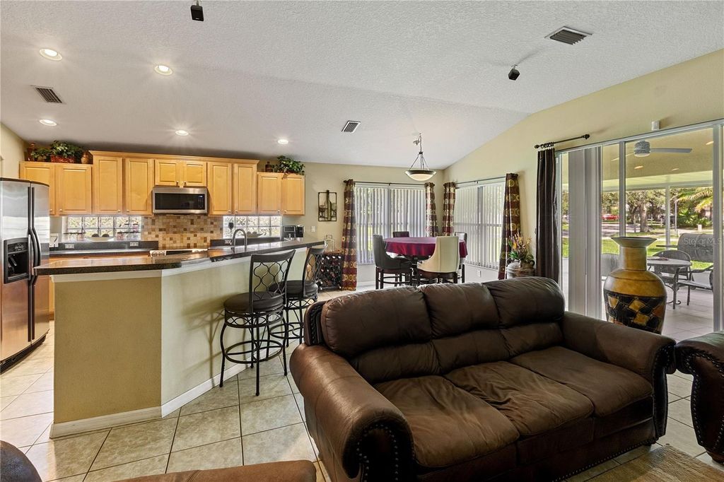 Image 13 of property listing at 4627 WHISPERING WIND AVENUE, Tampa, FL 33614