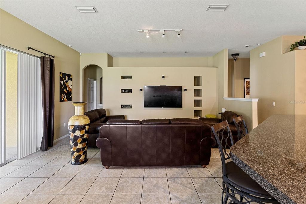 Image 14 of property listing at 4627 WHISPERING WIND AVENUE, Tampa, FL 33614