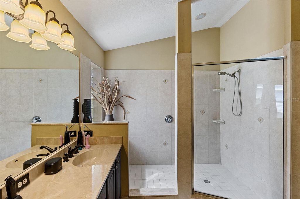 Image 16 of property listing at 4627 WHISPERING WIND AVENUE, Tampa, FL 33614