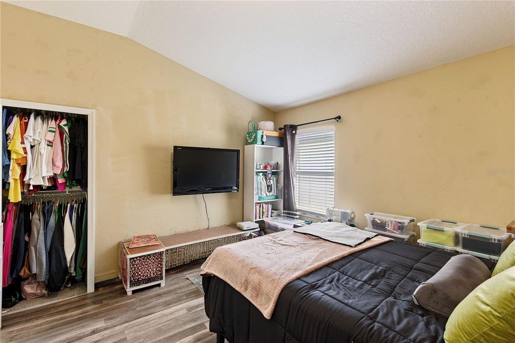 Image 20 of property listing at 4627 WHISPERING WIND AVENUE, Tampa, FL 33614