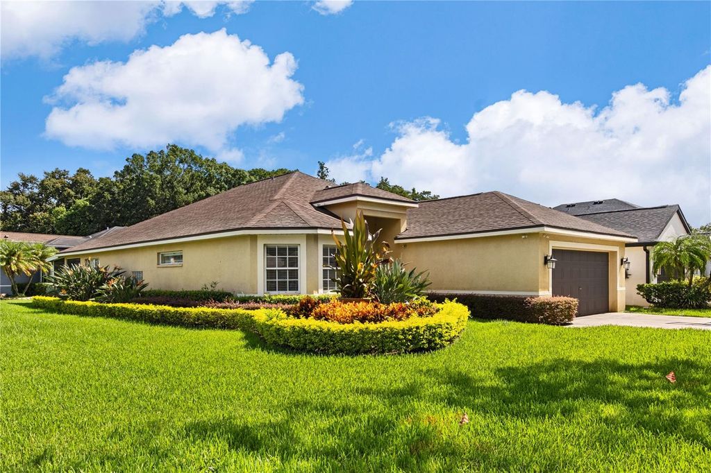 Image 3 of property listing at 4627 WHISPERING WIND AVENUE, Tampa, FL 33614