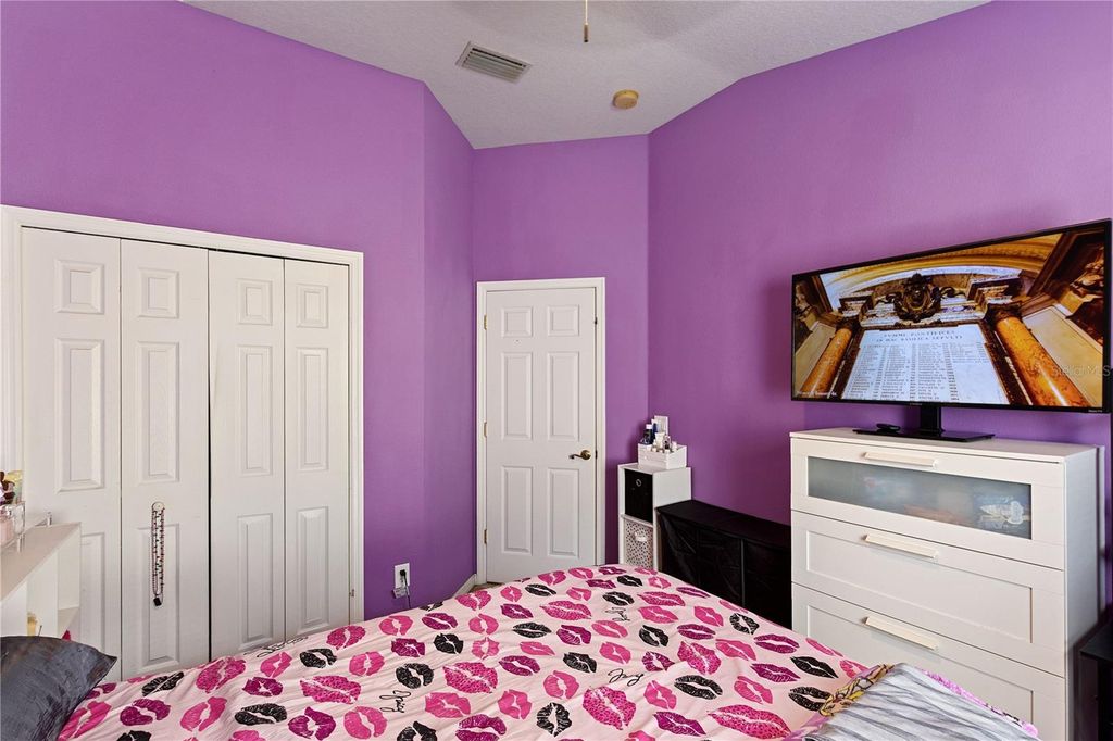 Image 24 of property listing at 4627 WHISPERING WIND AVENUE, Tampa, FL 33614