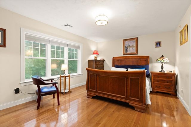 701 Crystal Way 701, Bellingham, MA 02019