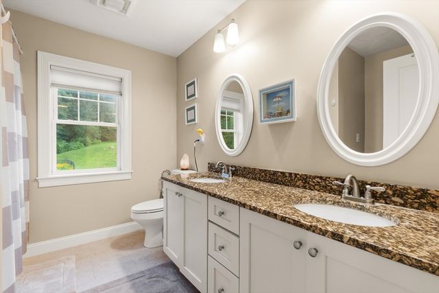 701 Crystal Way 701, Bellingham, MA 02019