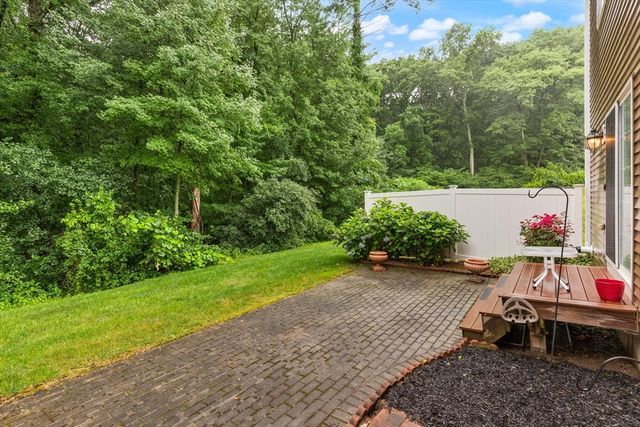 701 Crystal Way 701, Bellingham, MA 02019