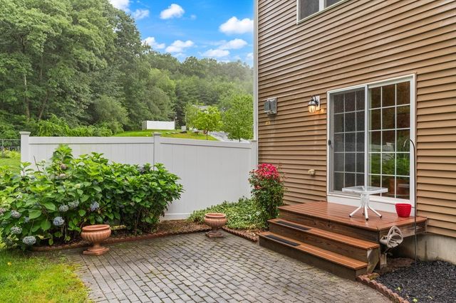 701 Crystal Way 701, Bellingham, MA 02019