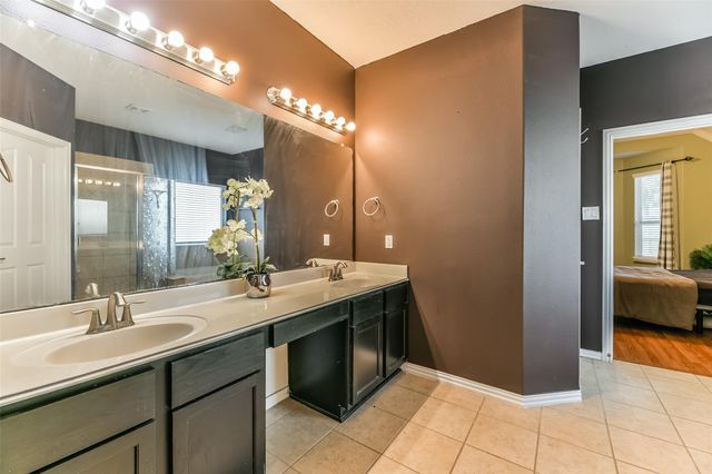 2889 Flower Creek Lane, Dickinson, TX 77539